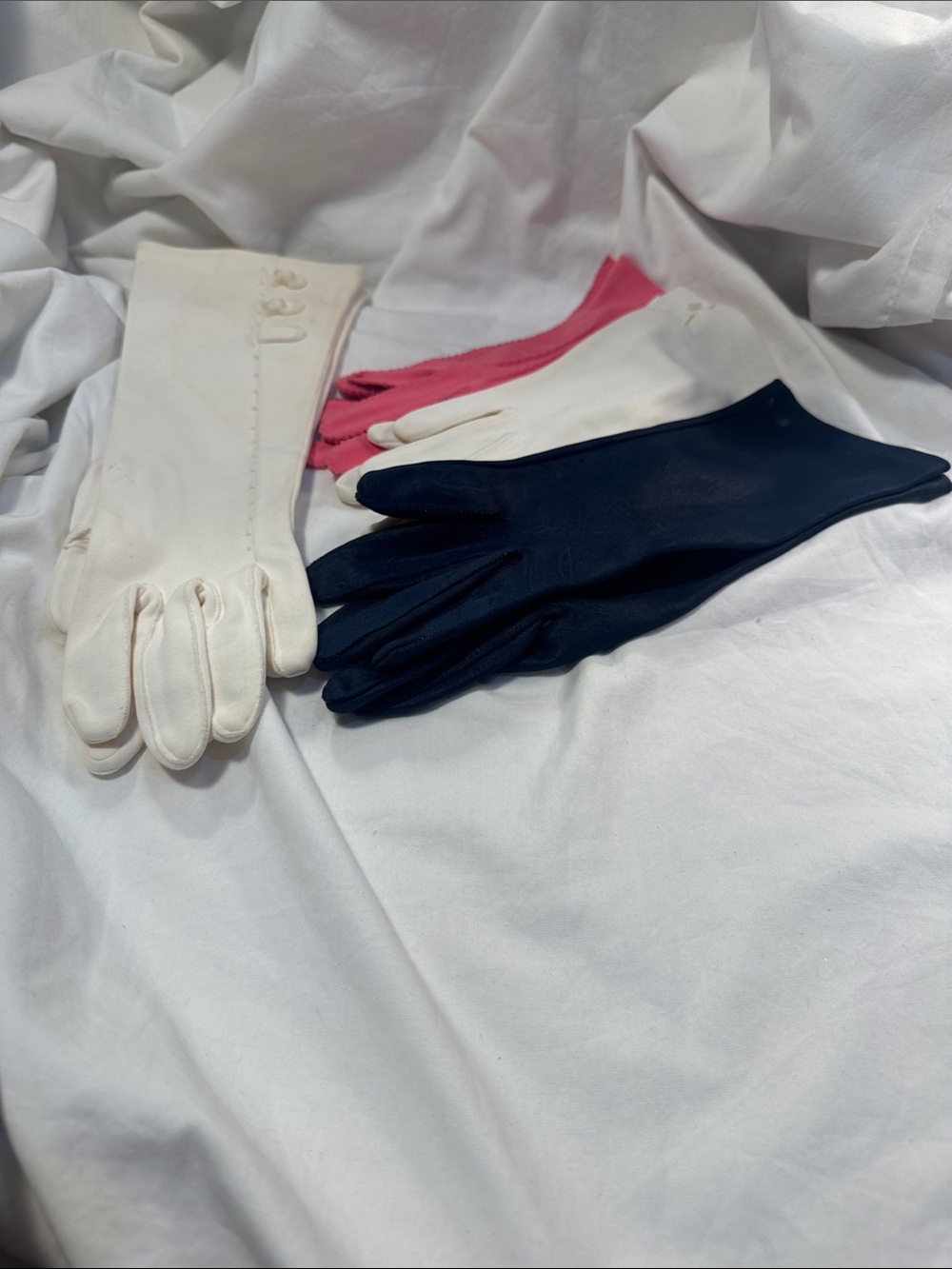 Four-Pair Vintage Ladies Gloves - White, Pink, Navy size small